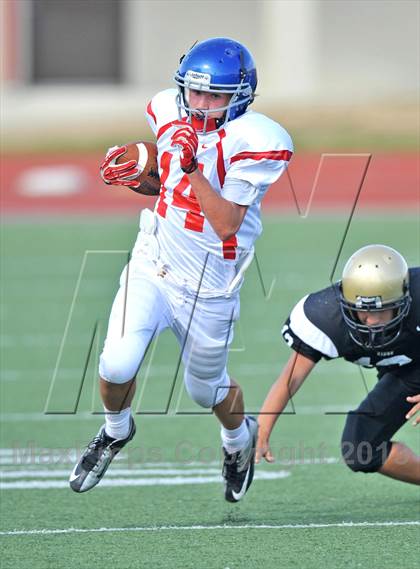 Thumbnail 1 in Fossil Ridge Black @ Grapevine White photogallery.