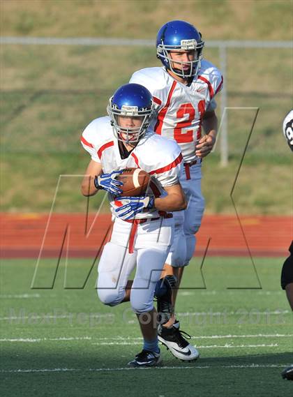 Thumbnail 1 in Fossil Ridge Black @ Grapevine White photogallery.