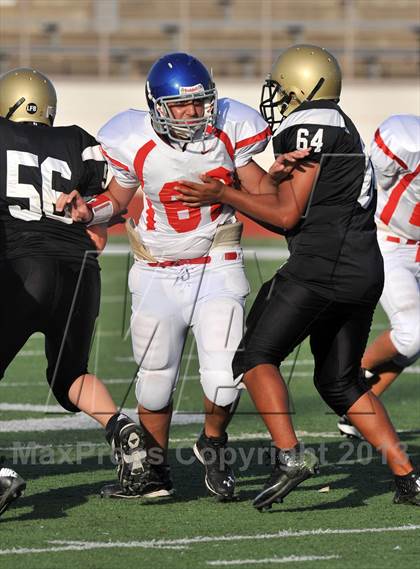 Thumbnail 1 in Fossil Ridge Black @ Grapevine White photogallery.
