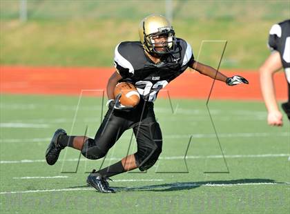 Thumbnail 1 in Fossil Ridge Black @ Grapevine White photogallery.