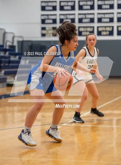 Thumbnail 3 in Klahowya vs. Bellevue Christian (WIAA 1A District Playoff) photogallery.