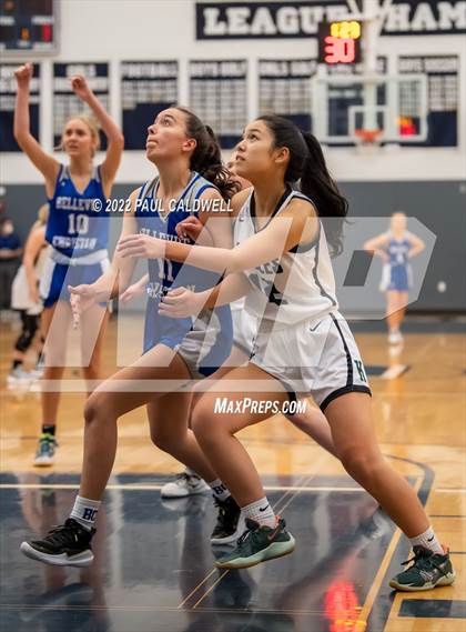Thumbnail 1 in Klahowya vs. Bellevue Christian (WIAA 1A District Playoff) photogallery.