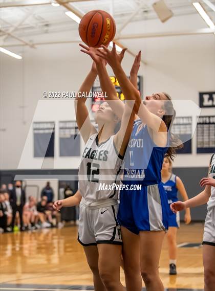Thumbnail 3 in Klahowya vs. Bellevue Christian (WIAA 1A District Playoff) photogallery.