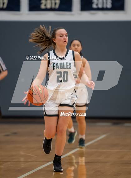 Thumbnail 2 in Klahowya vs. Bellevue Christian (WIAA 1A District Playoff) photogallery.