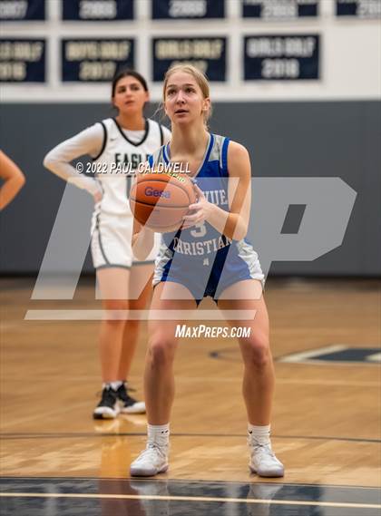Thumbnail 2 in Klahowya vs. Bellevue Christian (WIAA 1A District Playoff) photogallery.