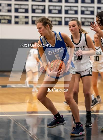 Thumbnail 3 in Klahowya vs. Bellevue Christian (WIAA 1A District Playoff) photogallery.