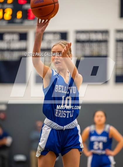 Thumbnail 2 in Klahowya vs. Bellevue Christian (WIAA 1A District Playoff) photogallery.