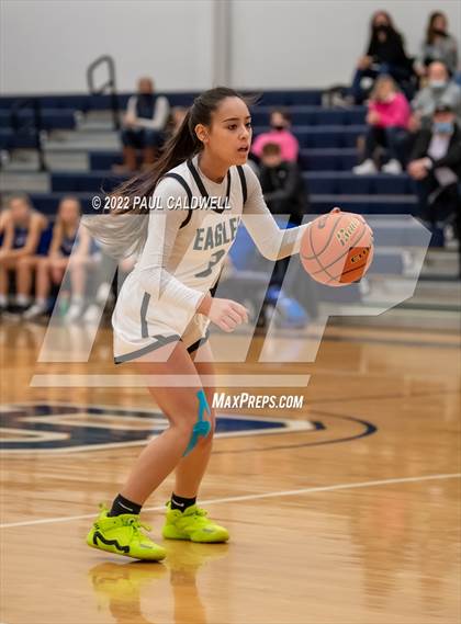 Thumbnail 2 in Klahowya vs. Bellevue Christian (WIAA 1A District Playoff) photogallery.