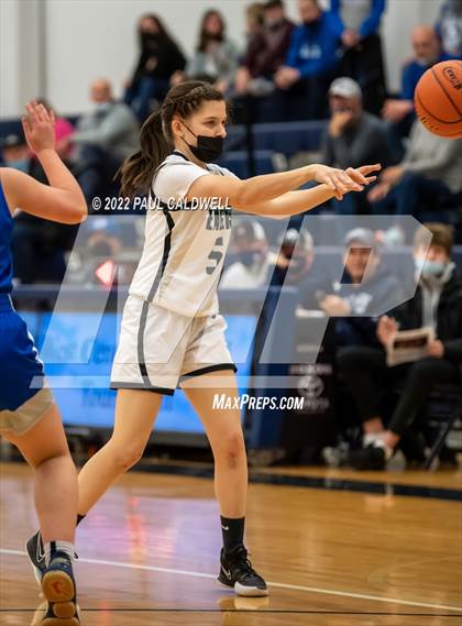 Thumbnail 2 in Klahowya vs. Bellevue Christian (WIAA 1A District Playoff) photogallery.