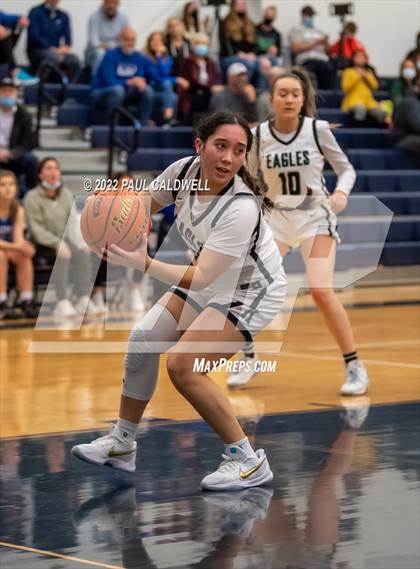 Thumbnail 1 in Klahowya vs. Bellevue Christian (WIAA 1A District Playoff) photogallery.