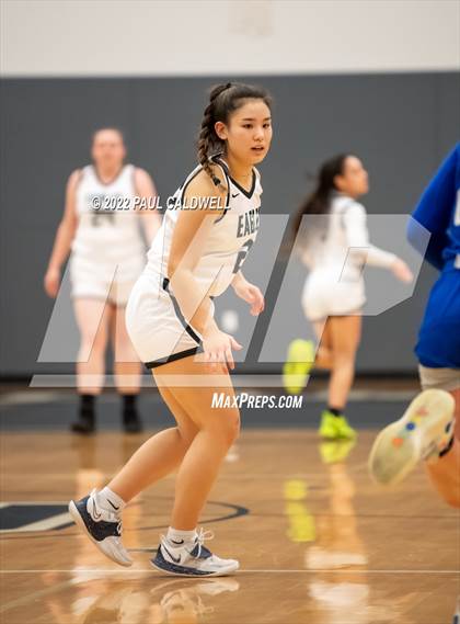 Thumbnail 3 in Klahowya vs. Bellevue Christian (WIAA 1A District Playoff) photogallery.