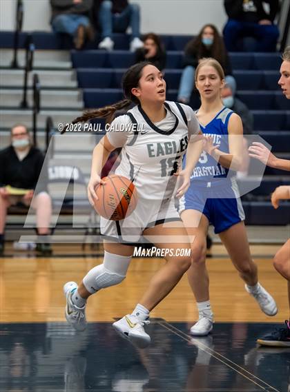 Thumbnail 1 in Klahowya vs. Bellevue Christian (WIAA 1A District Playoff) photogallery.