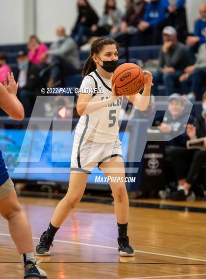 Thumbnail 1 in Klahowya vs. Bellevue Christian (WIAA 1A District Playoff) photogallery.
