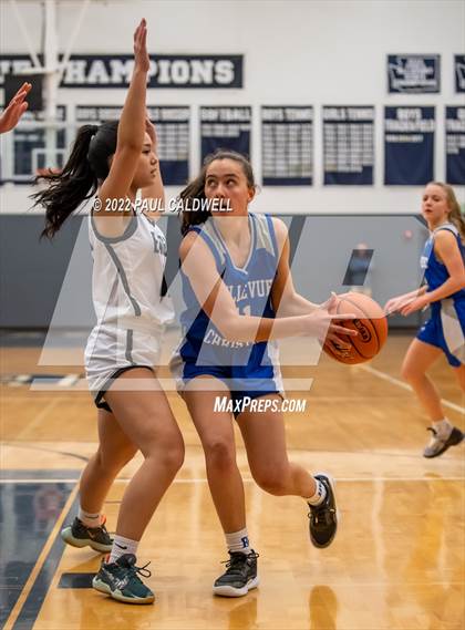Thumbnail 1 in Klahowya vs. Bellevue Christian (WIAA 1A District Playoff) photogallery.