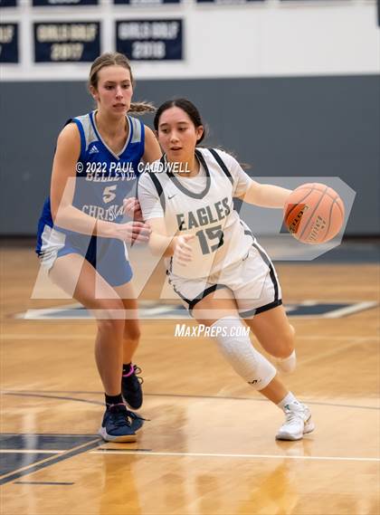 Thumbnail 2 in Klahowya vs. Bellevue Christian (WIAA 1A District Playoff) photogallery.