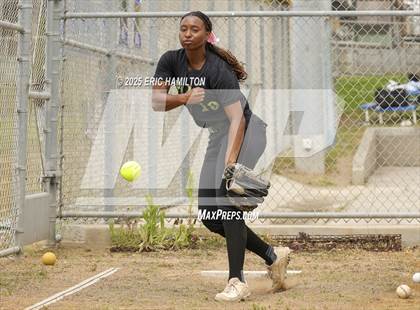 Thumbnail 3 in Long Beach Poly vs. Santa Monica (CIFSS D4 Quarter Final) photogallery.