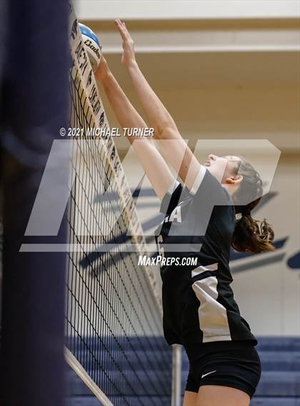 Thumbnail 1 in Parma vs Sugar-Salem (3A State Tournament )  photogallery.