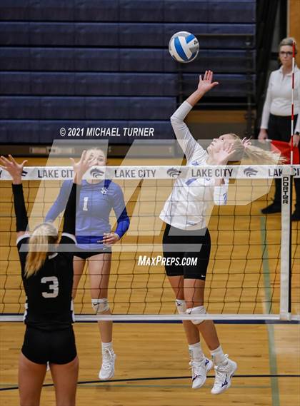 Thumbnail 3 in Parma vs Sugar-Salem (3A State Tournament )  photogallery.