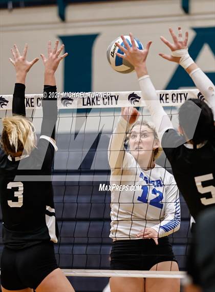 Thumbnail 3 in Parma vs Sugar-Salem (3A State Tournament )  photogallery.