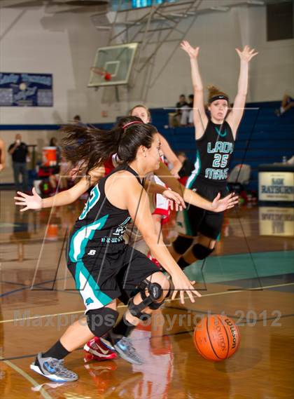 Thumbnail 3 in Pasadena Memorial vs Ray (W. B.) Corpus (McDonald's Texas Invitational) photogallery.