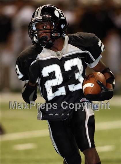 Thumbnail 2 in Foster vs. Hanks (Dave Campbell's Texas Football Classic) photogallery.