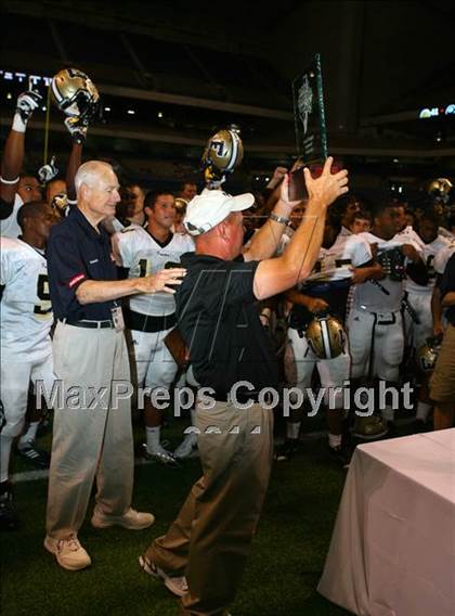 Thumbnail 1 in Foster vs. Hanks (Dave Campbell's Texas Football Classic) photogallery.