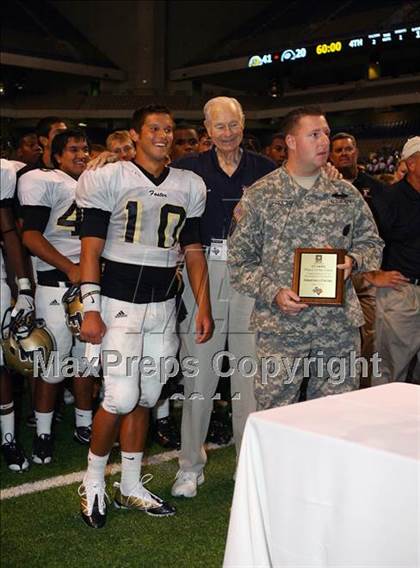 Thumbnail 1 in Foster vs. Hanks (Dave Campbell's Texas Football Classic) photogallery.