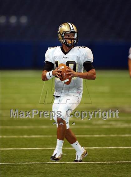 Thumbnail 1 in Foster vs. Hanks (Dave Campbell's Texas Football Classic) photogallery.