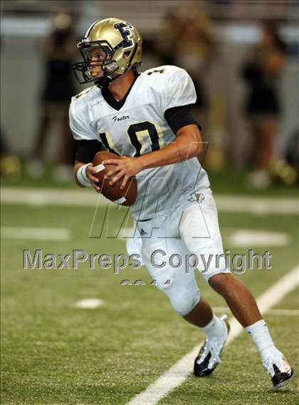 Thumbnail 3 in Foster vs. Hanks (Dave Campbell's Texas Football Classic) photogallery.
