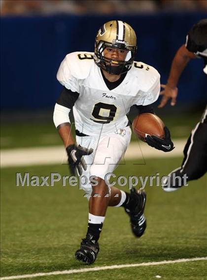 Thumbnail 2 in Foster vs. Hanks (Dave Campbell's Texas Football Classic) photogallery.