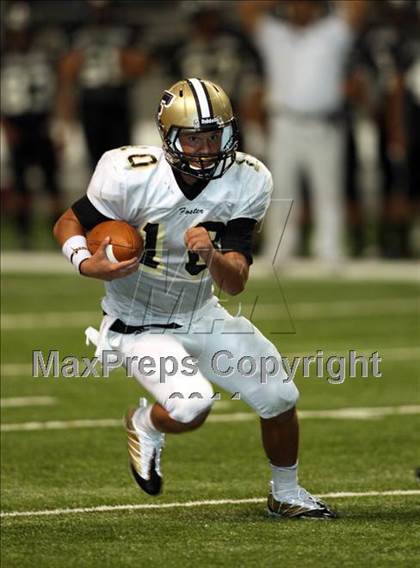 Thumbnail 3 in Foster vs. Hanks (Dave Campbell's Texas Football Classic) photogallery.
