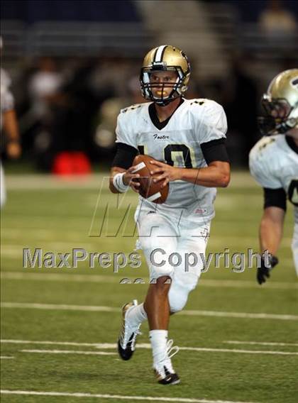 Thumbnail 3 in Foster vs. Hanks (Dave Campbell's Texas Football Classic) photogallery.