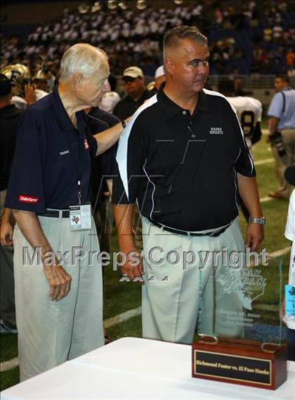 Thumbnail 3 in Foster vs. Hanks (Dave Campbell's Texas Football Classic) photogallery.