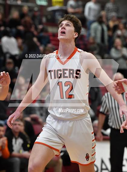 Thumbnail 1 in Aspen vs. Sterling (CHSAA 3A Final 4) photogallery.