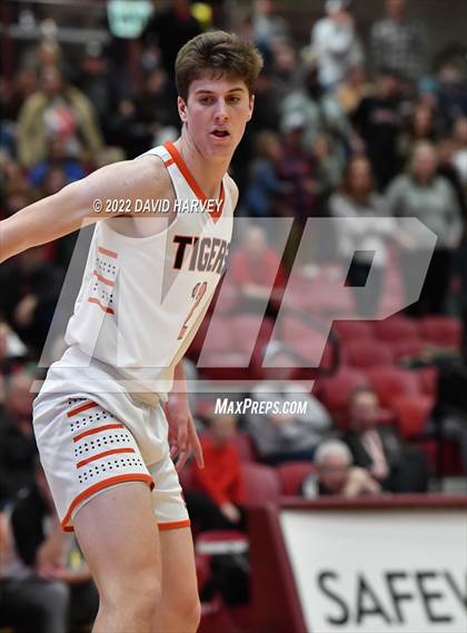 Thumbnail 3 in Aspen vs. Sterling (CHSAA 3A Final 4) photogallery.