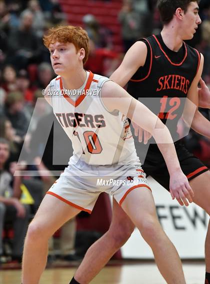 Thumbnail 1 in Aspen vs. Sterling (CHSAA 3A Final 4) photogallery.