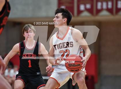 Thumbnail 1 in Aspen vs. Sterling (CHSAA 3A Final 4) photogallery.