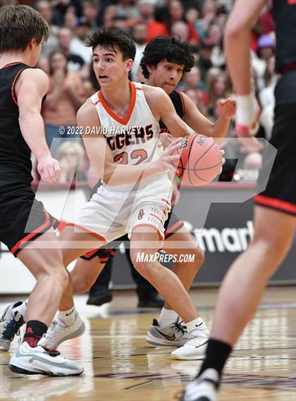 Thumbnail 1 in Aspen vs. Sterling (CHSAA 3A Final 4) photogallery.