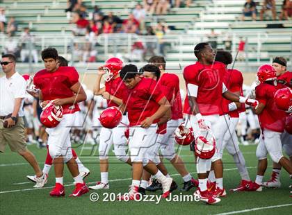 Thumbnail 1 in Taft [William H.] vs  Roosevelt [Theodore] (Scrimmage) photogallery.