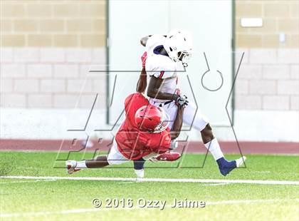 Thumbnail 2 in Taft [William H.] vs  Roosevelt [Theodore] (Scrimmage) photogallery.