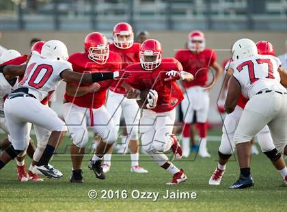 Thumbnail 3 in Taft [William H.] vs  Roosevelt [Theodore] (Scrimmage) photogallery.
