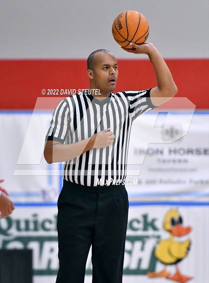 Thumbnail 3 in Pleasant Grove vs. McClatchy (Stan Harms Classic) photogallery.