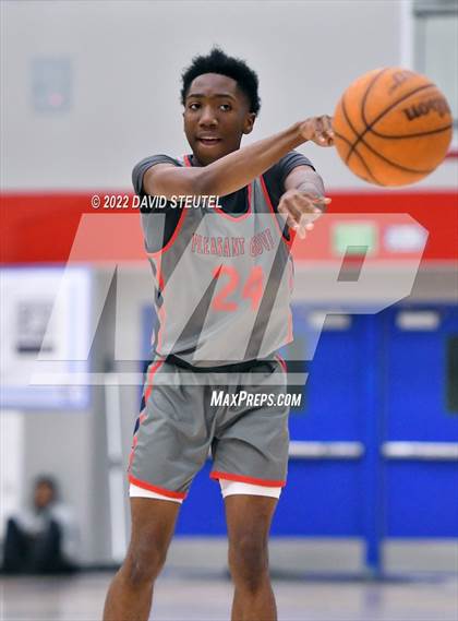 Thumbnail 2 in Pleasant Grove vs. McClatchy (Stan Harms Classic) photogallery.