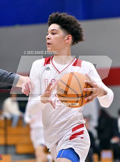 Thumbnail 3 in Pleasant Grove vs. McClatchy (Stan Harms Classic) photogallery.