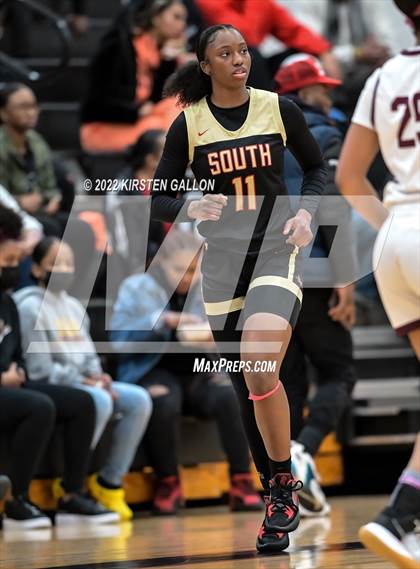 Thumbnail 2 in South Grand Prairie vs. Plano (UIL 6A Area Playoff) photogallery.