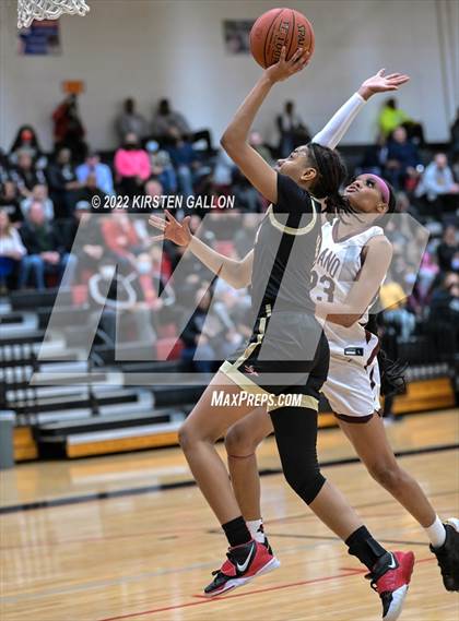 Thumbnail 3 in South Grand Prairie vs. Plano (UIL 6A Area Playoff) photogallery.