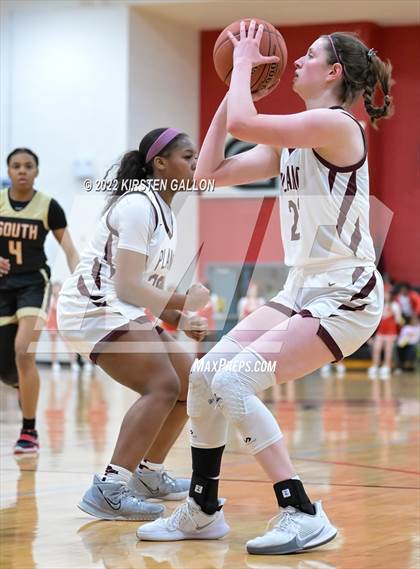 Thumbnail 1 in South Grand Prairie vs. Plano (UIL 6A Area Playoff) photogallery.