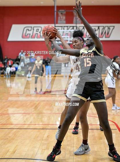 Thumbnail 3 in South Grand Prairie vs. Plano (UIL 6A Area Playoff) photogallery.