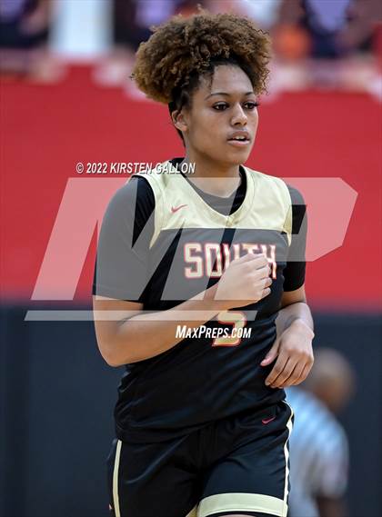 Thumbnail 3 in South Grand Prairie vs. Plano (UIL 6A Area Playoff) photogallery.
