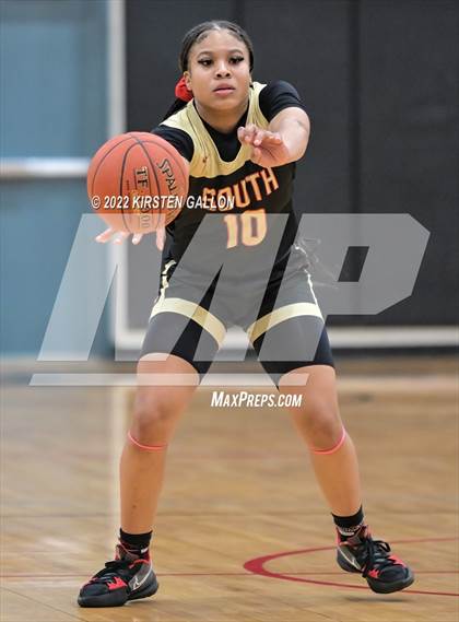 Thumbnail 3 in South Grand Prairie vs. Plano (UIL 6A Area Playoff) photogallery.